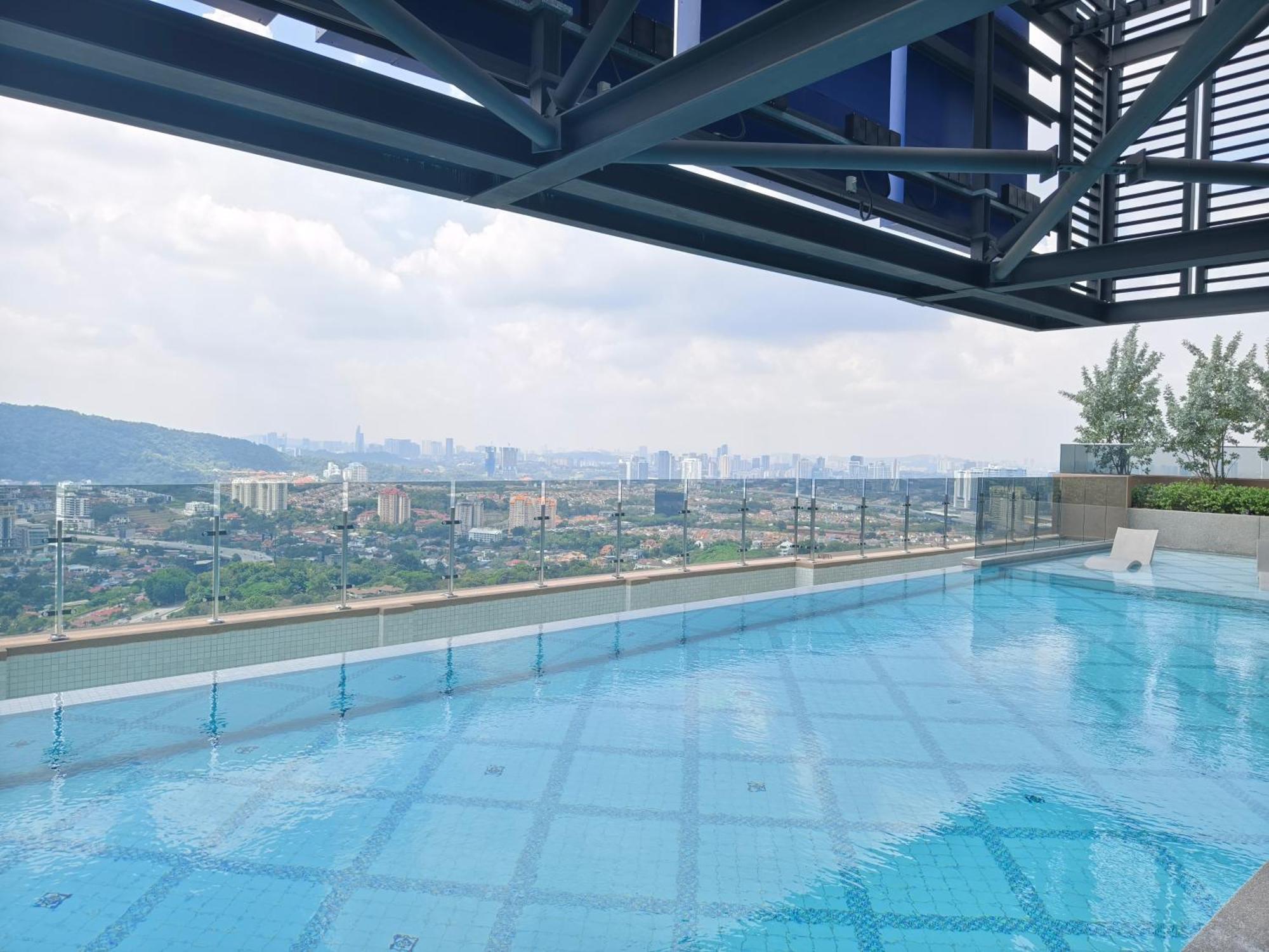 بيتالينغ جايا Mossaz Suites Empire City By Starwood المظهر الخارجي الصورة