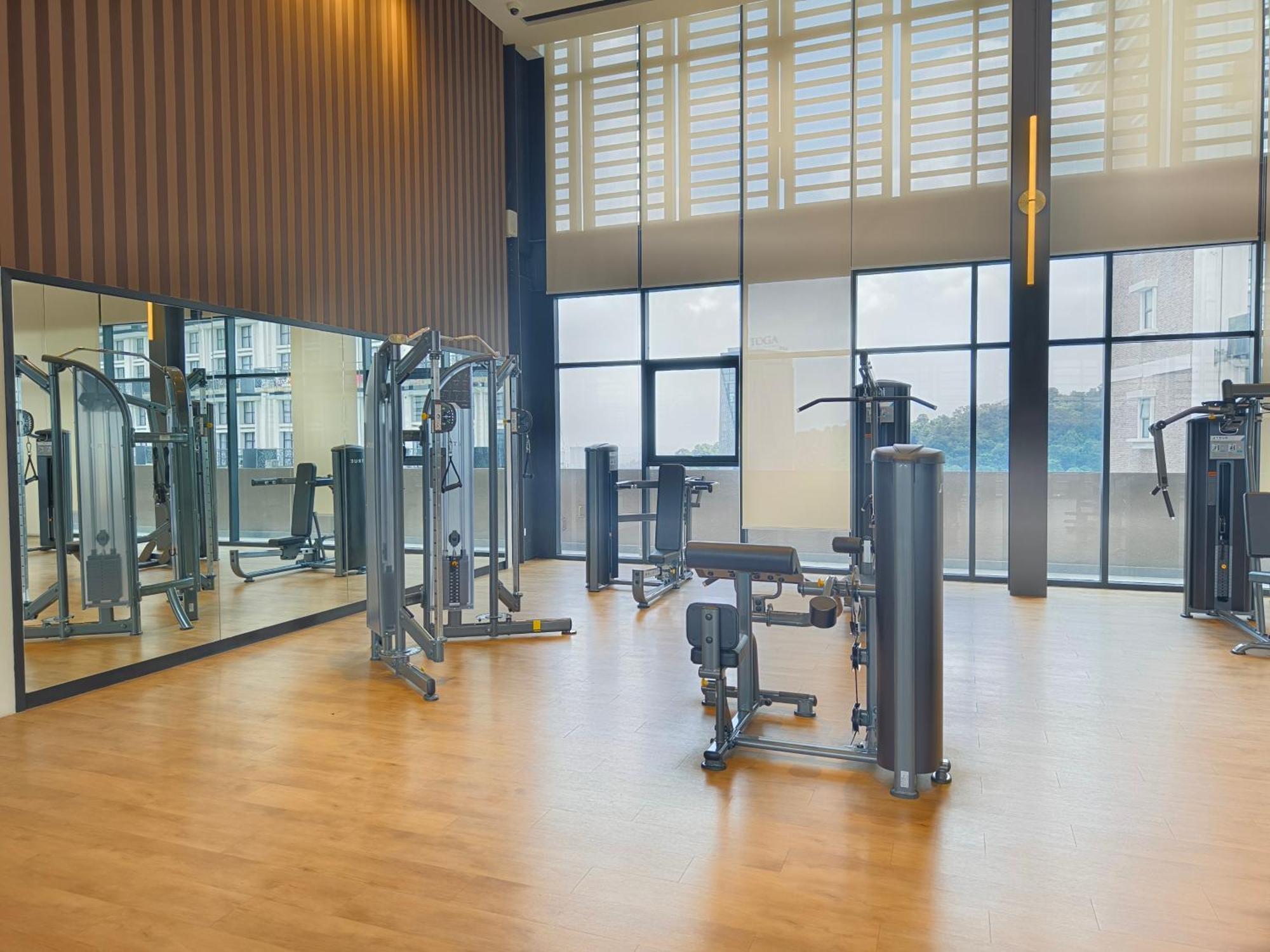 بيتالينغ جايا Mossaz Suites Empire City By Starwood المظهر الخارجي الصورة