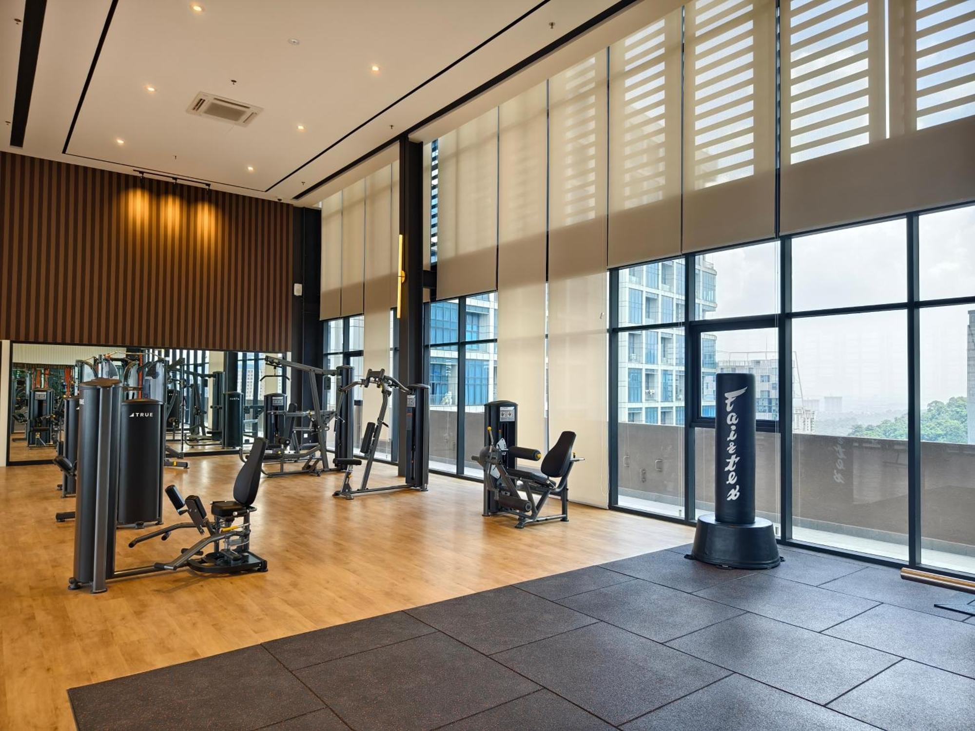 بيتالينغ جايا Mossaz Suites Empire City By Starwood المظهر الخارجي الصورة